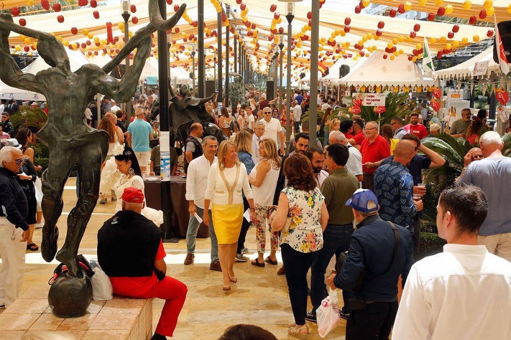 El Ayuntamiento deja un plazo sorprendentemente breve, el próximo martes, para que los establecimientos presenten declaraciones responsables para la decoración y acoger actuaciones en vivo durante la feria de día