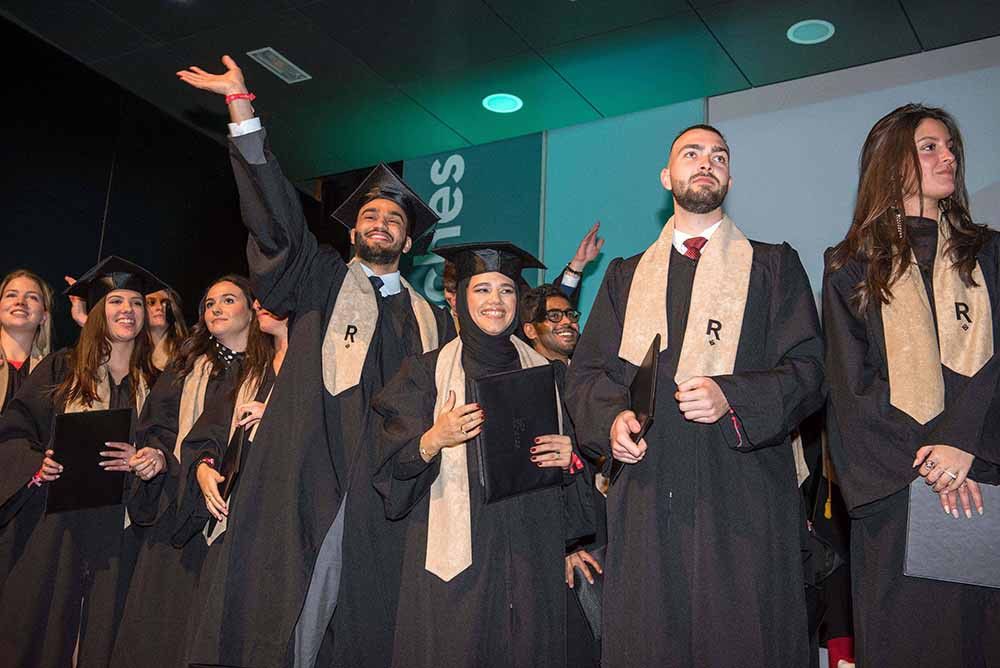 Les Roches Marbella gradúa a su nueva promoción: casi 200 alumnos de 66 países