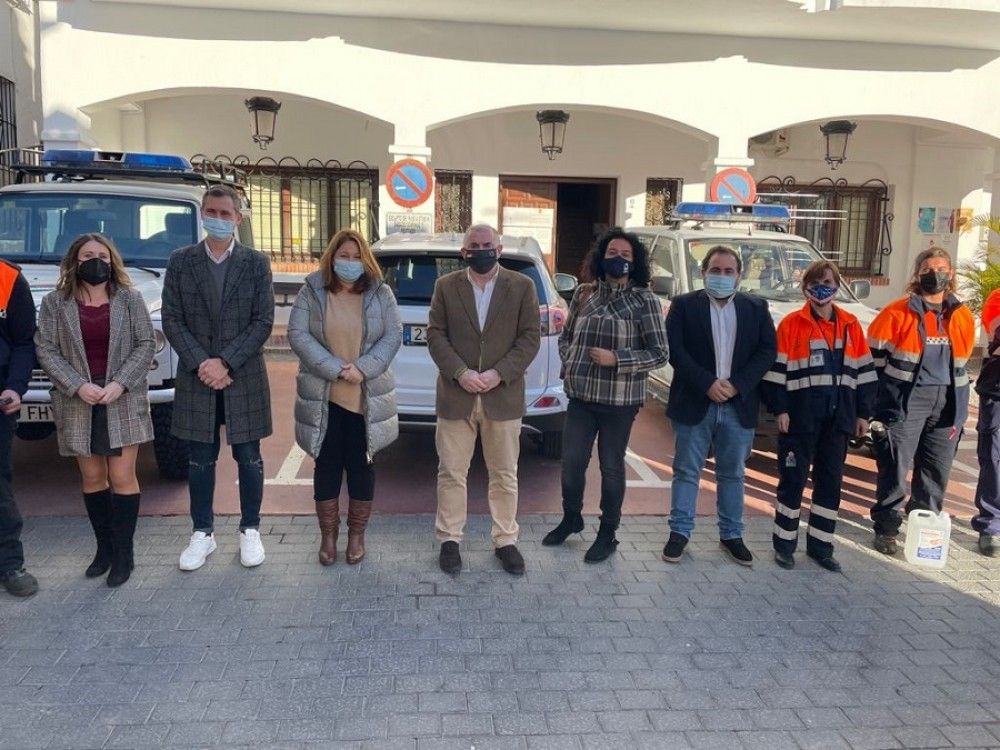 Protección Civil de la Diputación entrega desfibriladores externos automatizados a diez municipios de la provincia de Málaga