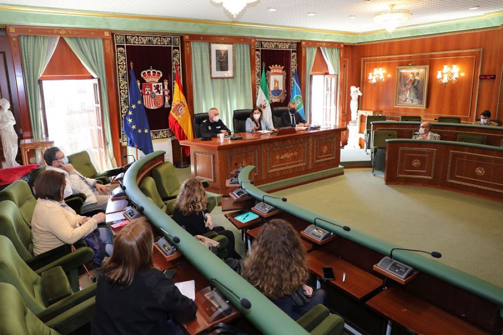 El Ayuntamiento mantiene una reunión con los responsables COVID de los institutos de la ciudad para adoptar una estrategia conjunta y mantener la prevención también fuera de los centros