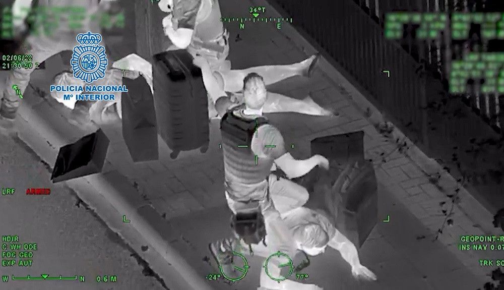La Policía Nacional detiene a los tres ocupantes de un vehículo tras una intensa persecución entre Estepona y Mijas