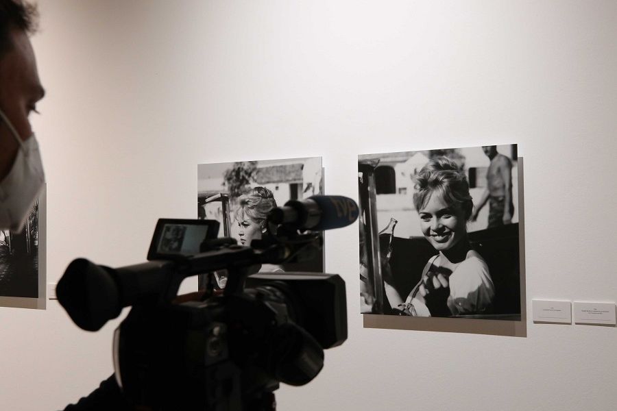 Una exposición fotográfica inédita de La Térmica recoge el paso de la estrella Brigitte Bardot por la provincia de Málaga