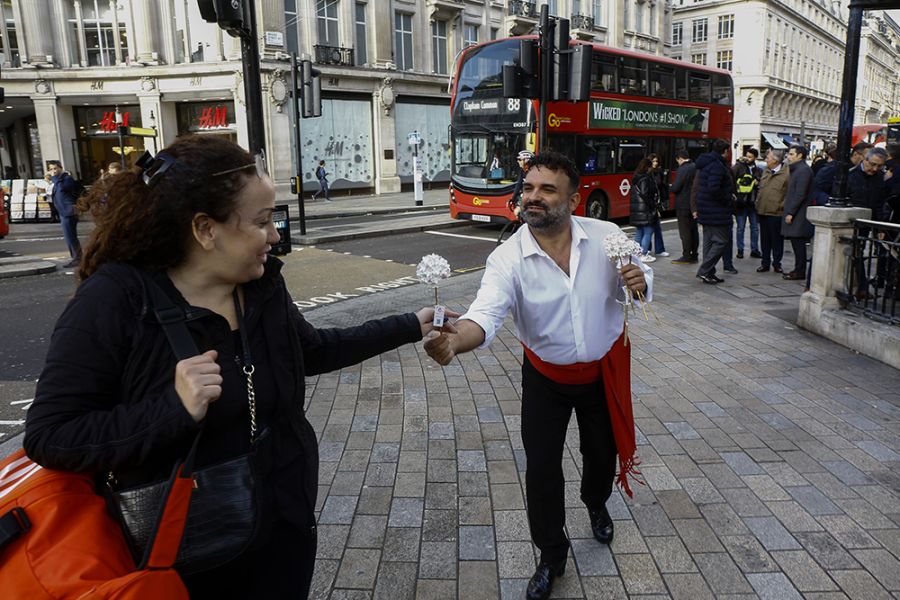 Costa del Sol desarrolla en la estación Oxford Circus de Londres una campaña de promoción sensorial que tendrá un impacto en seis millones de personas en el plazo de un mes