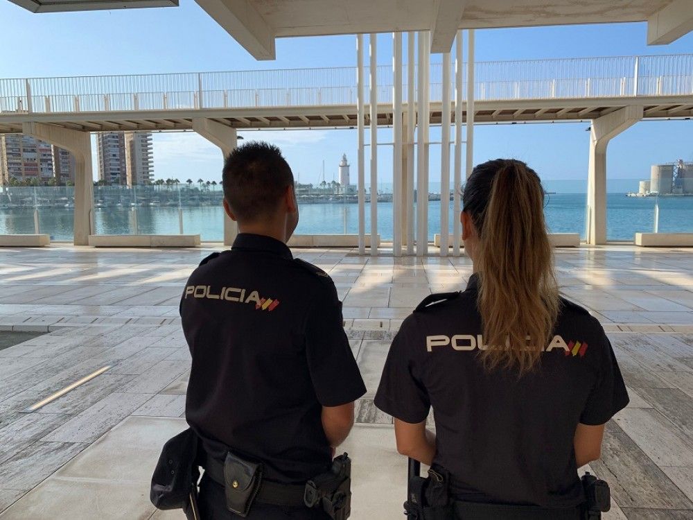La Policía Nacional detiene en Málaga al autor de cuatro robos con fuerza en establecimientos en tres días