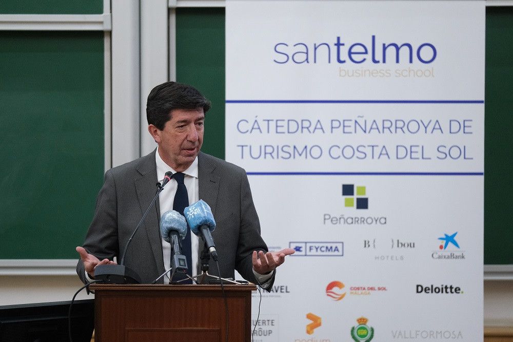 Juan Marín destaca la apuesta firme por el turismo con el "mayor paquete de ayudas" al sector de 105 millones de euros