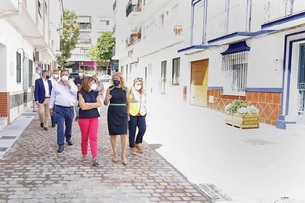 El Ayuntamiento finaliza la reforma integral de cuatro calles de la zona de Los Catalanes de San Pedro Alcántara que cuentan con nuevas infraestructuras y con un diseño más amable para el peatón