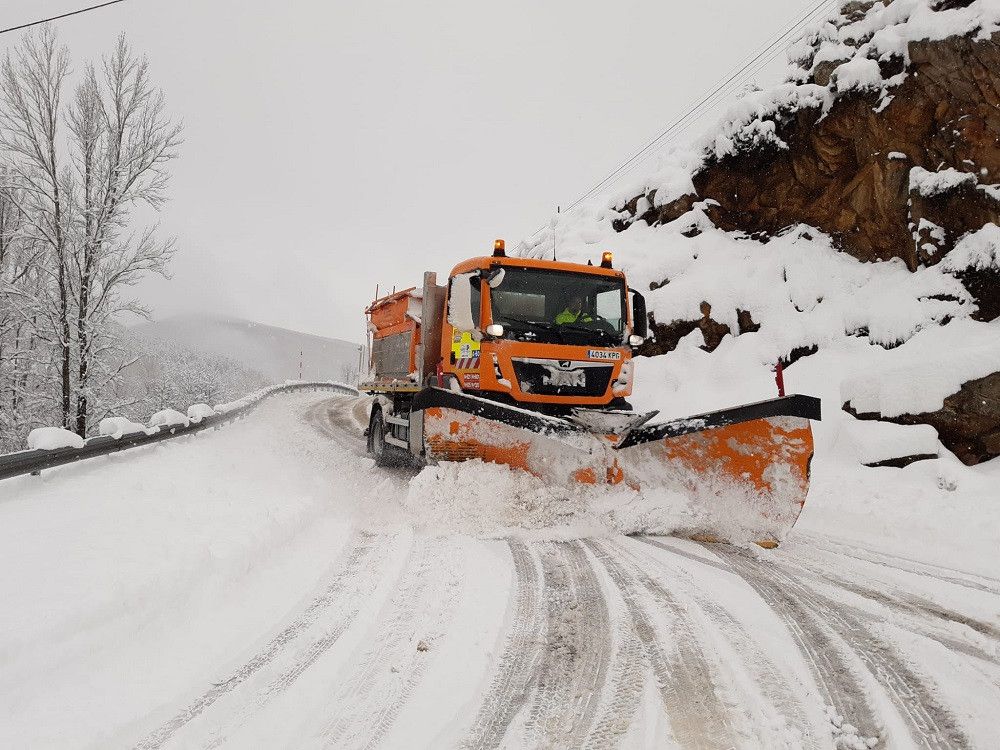 El ministerio destina 47 quitanieves y 5.019 toneladas de fundentes para hacer frente a las nevadas en Andalucía y Región de Murcia