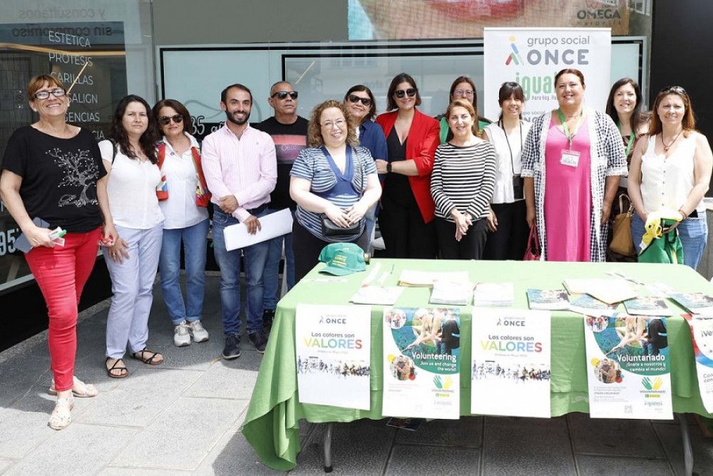 El Ayuntamiento respalda la marcha El camino que nos hace iguales’ de la ONCE para concienciar sobre las dificultades diarias de las personas con discapacidad visual
