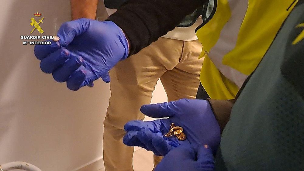 Detenidas cuatro personas por robar con violencia 30.000 euros en dinero y joyas a dos personas octogenarias en su vivienda