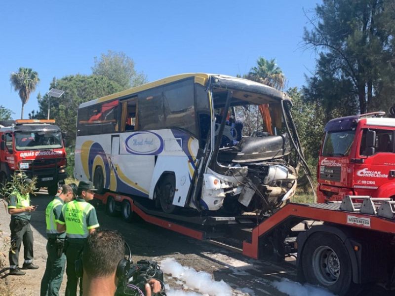Ascienden a 39 los heridos en el vuelco de autobús en Almonte en el que ha fallecido una trabajadora temporera