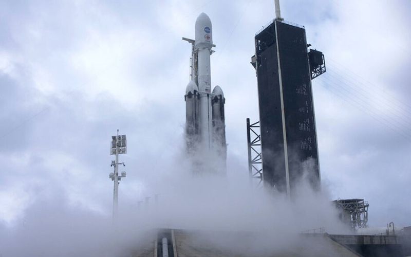 Lanzada la misión Psyche rumbo a un asteroide metálico