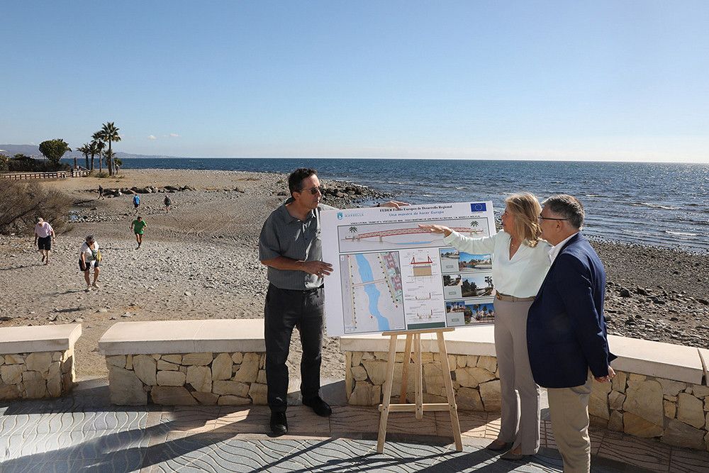 Proyecto municipal para ampliar el Paseo Marítimo con la instalación de una pasarela peatonal sobre la desembocadura del río Guadaiza