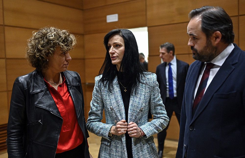 El PP pide a la Comisión Europea que actúe contra la amnistía que prepara Pedro Sánchez "por vulnerar el Estado de derecho, la igualdad y la separación de poderes"