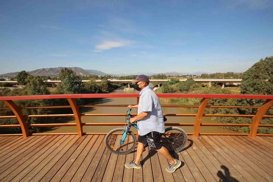 La pasarela de madera del Guadalhorce, la más grande de Europa, se convierte en el principal hito de la Senda Litoral