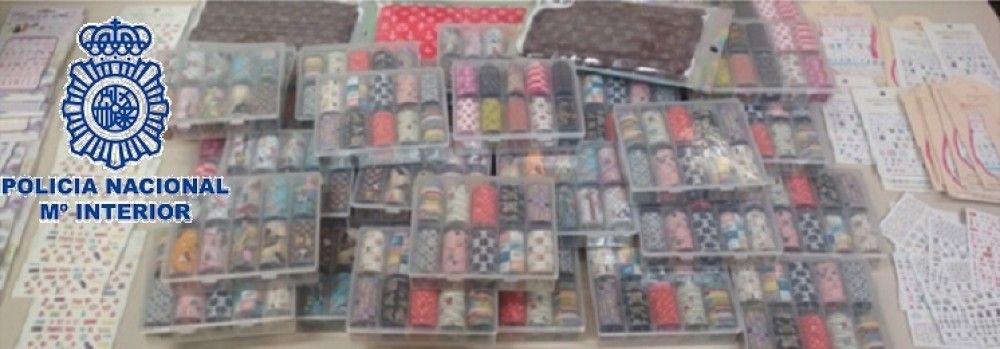 Intervenidos 806 cosméticos para uñas falsificados en un establecimiento de Alhaurín de la Torre