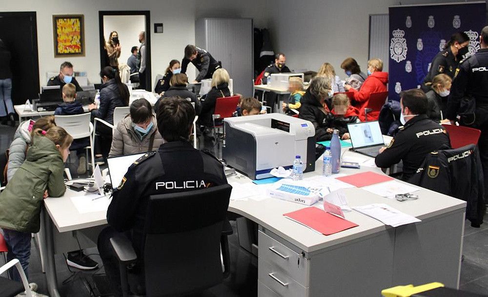 España supera las 168.000 protecciones temporales a refugiados de Ucrania un año después del inicio de la invasión rusa