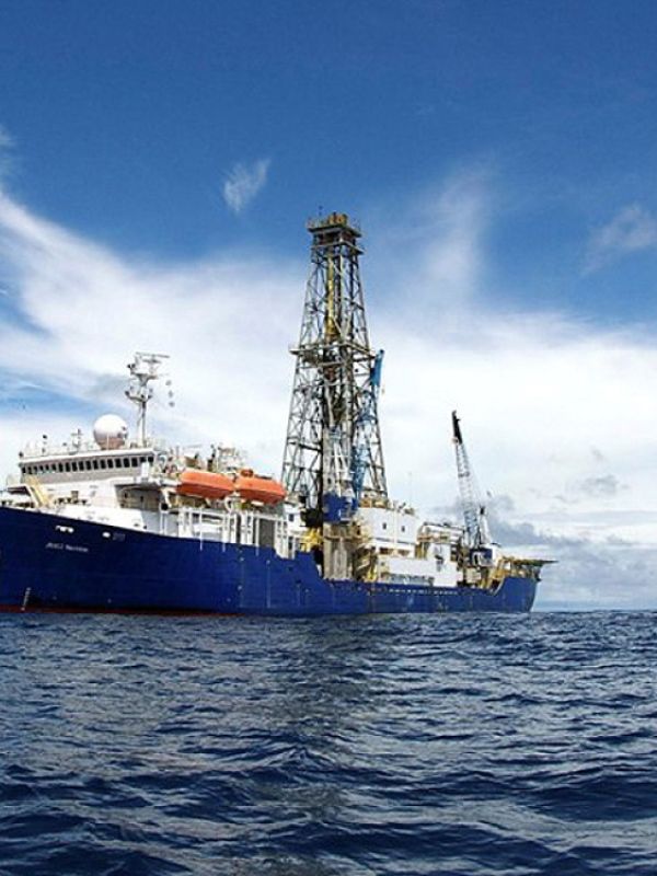 El CSIC investiga en una expedición oceánica para recuperar sedimentos marinos de hace 8 millones de años