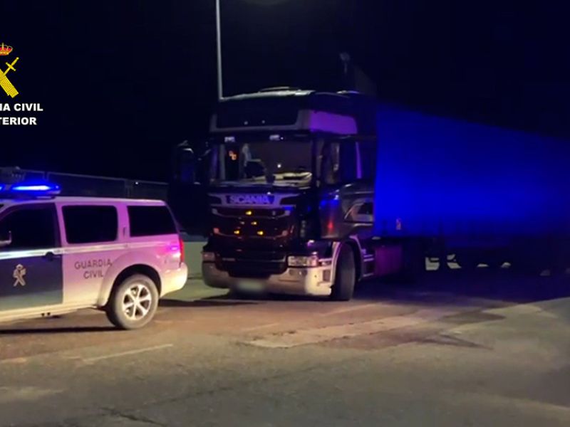 Incautada media tonelada de hachís oculta en un camión que circulaba por la provincia de Guadalajara