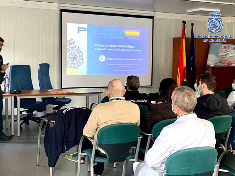 La Policía Nacional forma en Málaga y la Axarquía a profesionales de la salud en materia de prevención y autoprotección frente a posibles agresiones