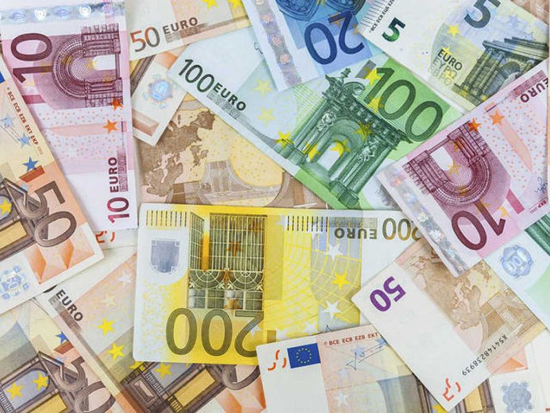 El Gobierno asigna a las autonomías 3.805 millones de euros para atender necesidades pendientes de financiar del déficit de años anteriores