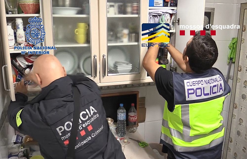 Desmantelada en la provincia de Tarragona una imprenta dedicada a la falsificación y distribución de billetes falsos de 20 y 10 euros