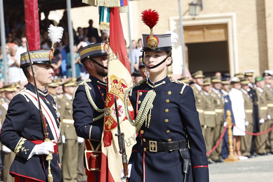 La princesa de Asturias jura bandera en la Academia Militar de Zaragoza