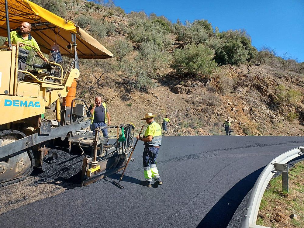 La Diputación última el arreglo de la carretera entre Moclinejo y Almáchar con una inversión de 358.000 euros