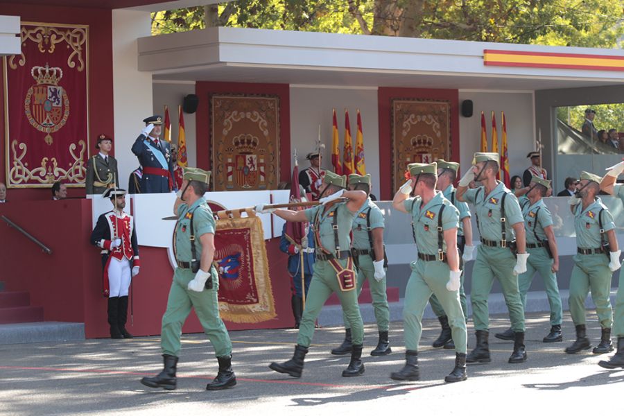 Los reyes, acompañados de la princesa de Asturias, presiden los actos por el Día de la Fiesta Nacional