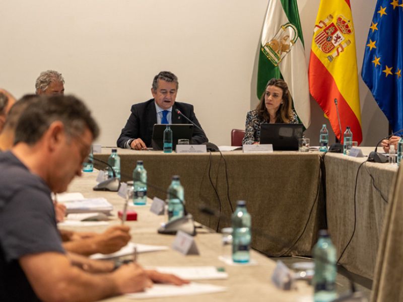 El Gobierno andaluz impulsará un nuevo decreto para el acceso y promoción de bomberos