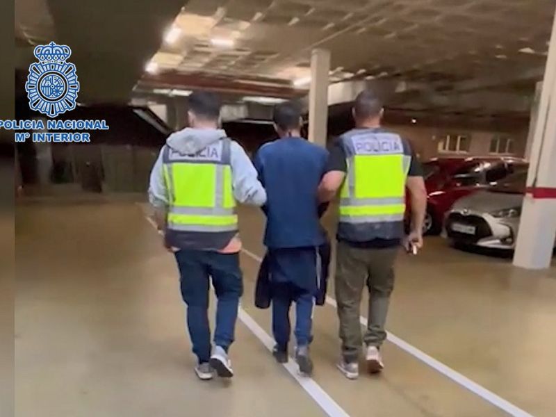 La Policía Nacional detiene a un conocido “alunicero” fugado de la justicia que acumulaba 70 detenciones