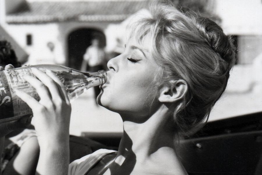 Una exposición fotográfica inédita de La Térmica recoge el paso de la estrella Brigitte Bardot por la provincia de Málaga