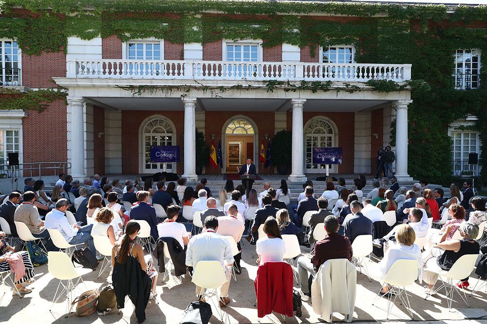 Pedro Sánchez abre el curso político en un acto con ciudadanos en La Moncloa