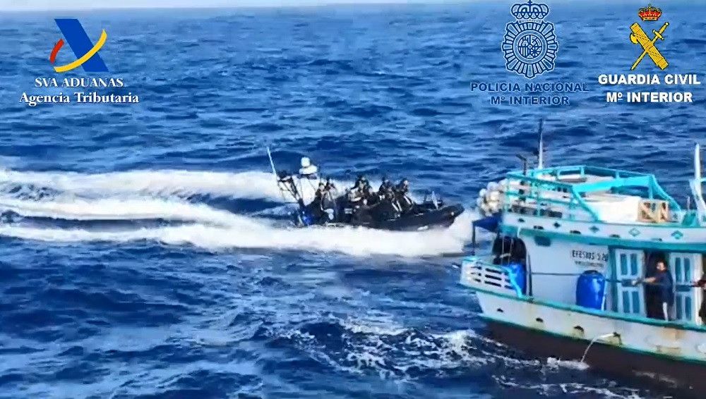Interceptado un pesquero en aguas al sur de Canarias que transportaba más de 1.500 kilos de cocaína