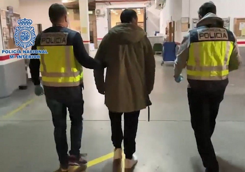 Detenido esta mañana en Málaga el joven que propinó una paliza a su novia de 16 años