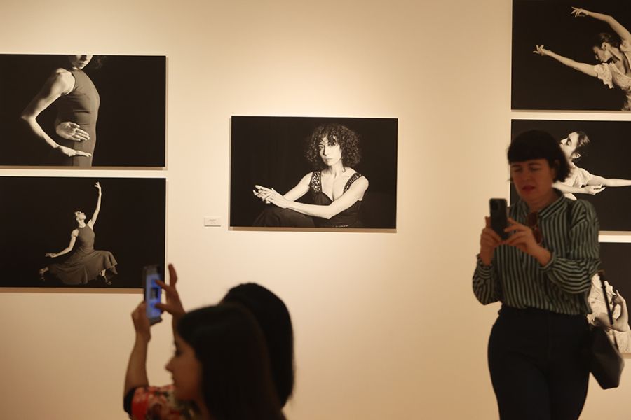 Las muestras fotográficas ‘Por! Malagueñas’ y \'AY! (Mujer flamenca)’ de Ana Torralva en el MVA abren la VIII Bienal de Arte Flamenco de Málaga