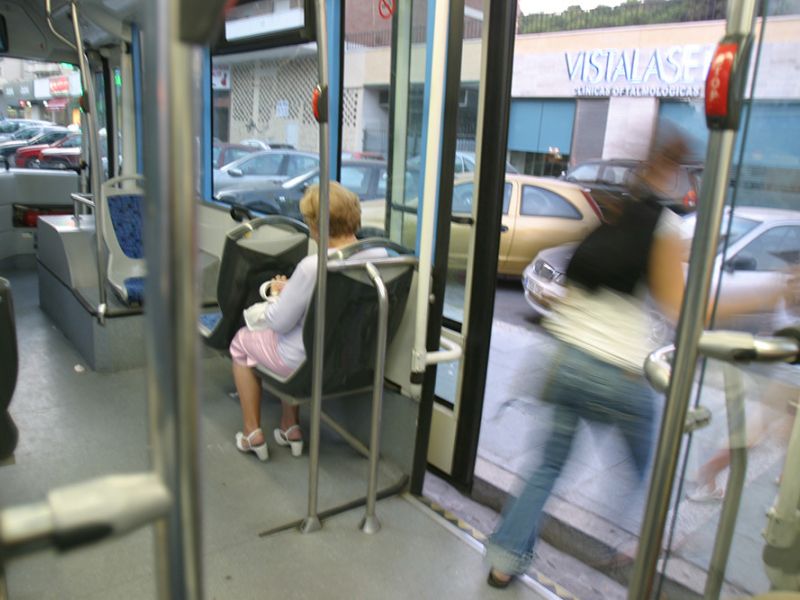 El Ayuntamiento y la empresa Avanza pondrán en marcha un servicio especial gratuito de transporte para la Feria de Nueva Andalucía