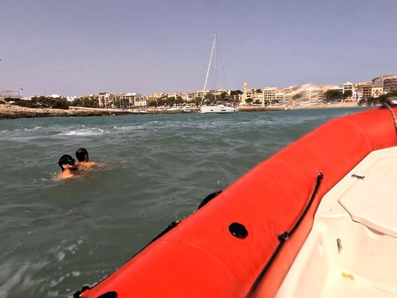 Rescatada una persona que se estaba ahogando en el mar, en Porto Cristo (Mallorca)