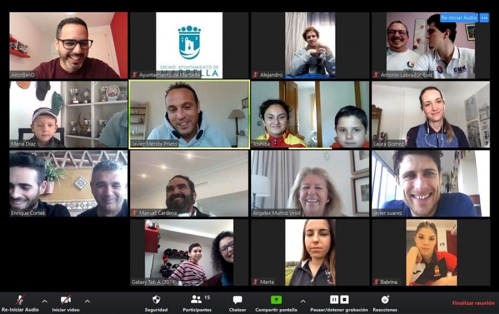 Deportistas del Programa Marca Marbella animan a los ciudadanos a mantener sus hábitos saludables durante el confinamiento
