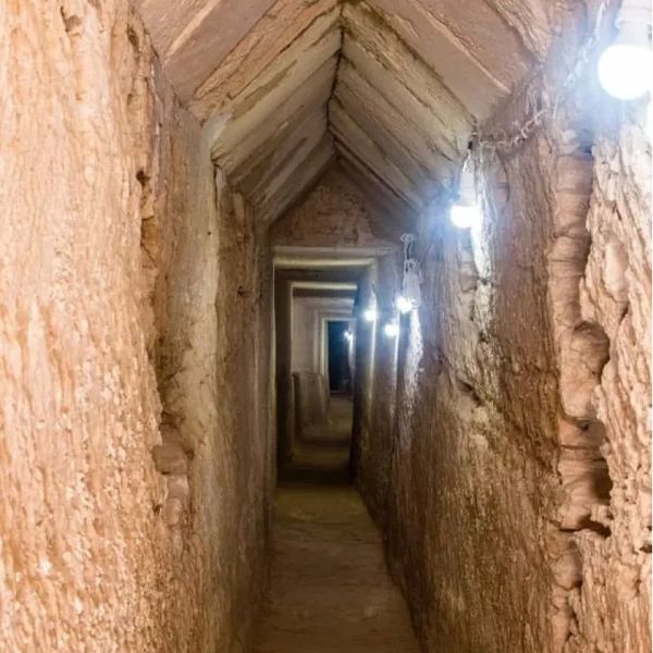 Descubierto un túnel que podría llevar a las tumbas perdidas de Cleopatra y Marco Antonio