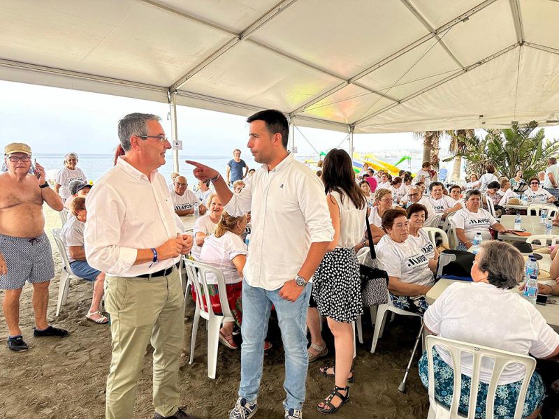 Casi 400 mayores de 14 municipios participan en un encuentro de La Gramola en Algarrobo Costa
