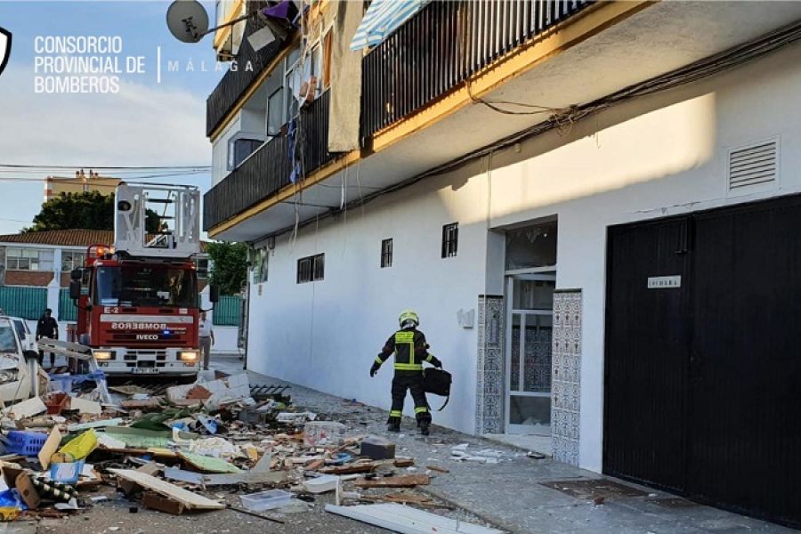 Un muerto y un herido por una explosión de gas en una vivienda de Torre del Mar