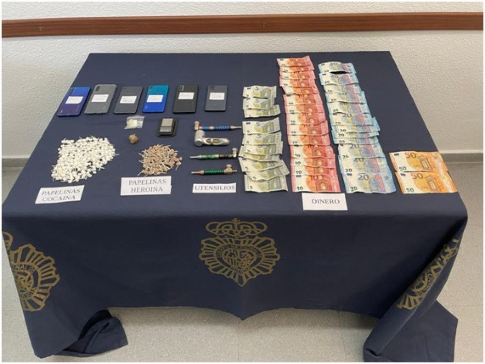 La Policía Nacional interviene 301 papelinas de cocaína y heroína al desmantelar un punto de venta de drogas en Marbella