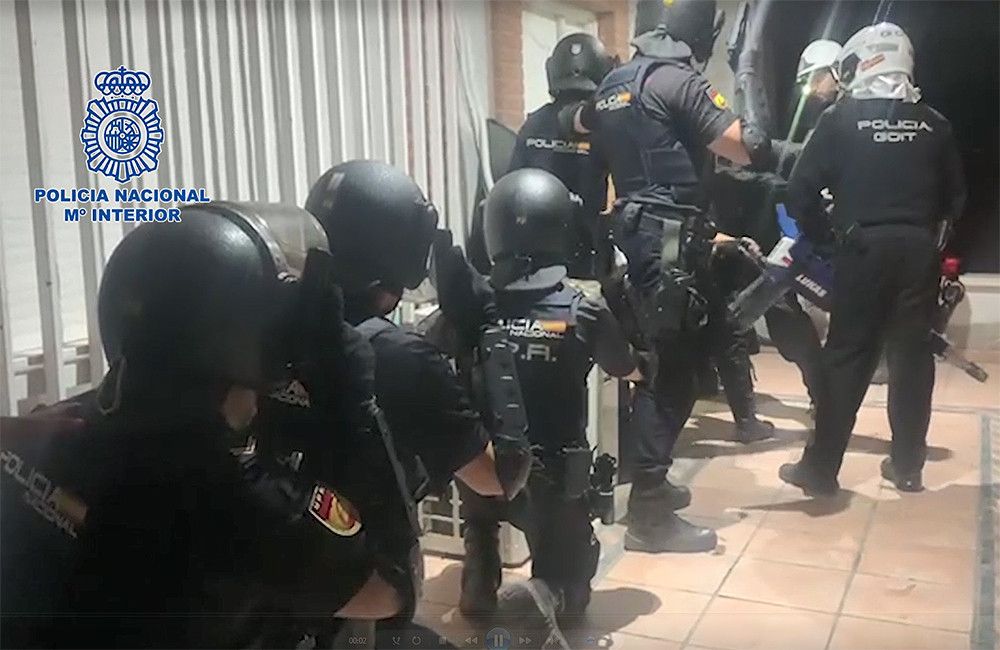 La Policía Nacional detiene a dos de los autores del atraco cometido en una joyería de un centro comercial de Madrid