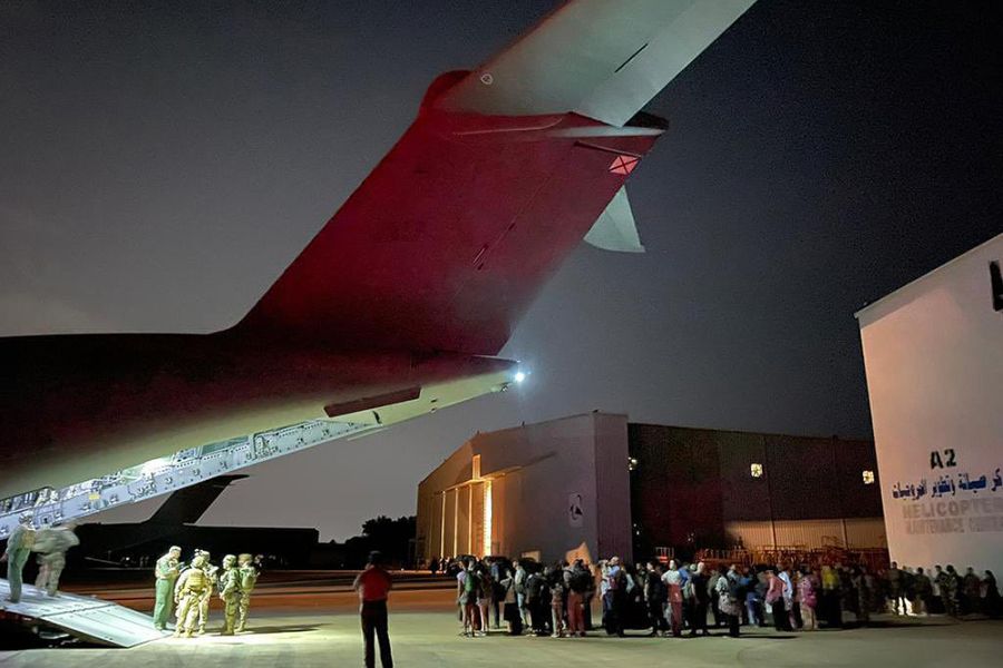 Llega a Madrid el grupo de españoles evacuado de Jartum