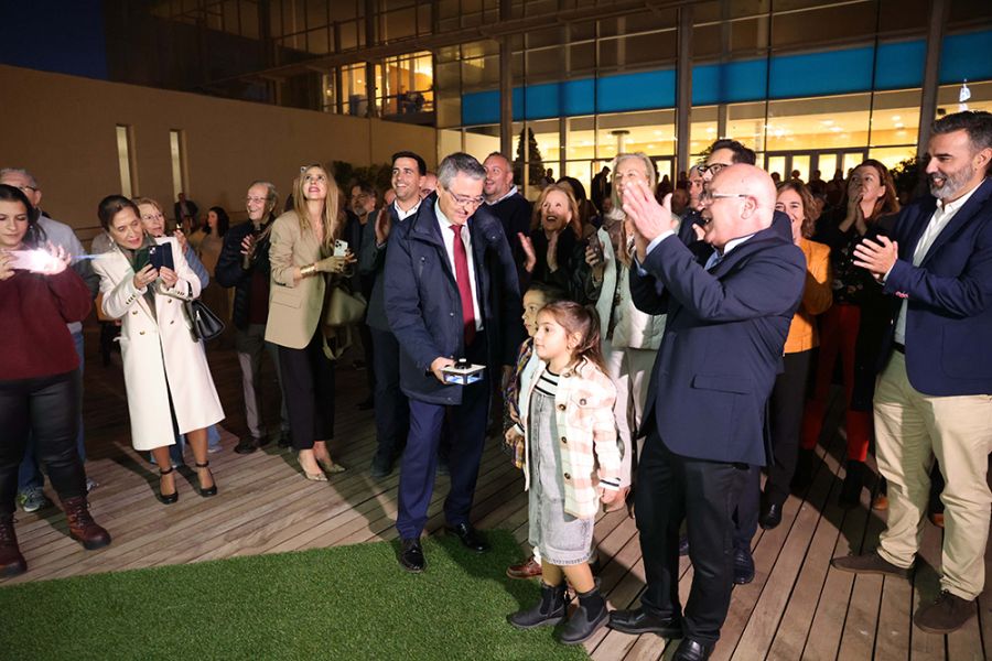 La Diputación inaugura la Navidad con actividades para todos los públicos y el tradicional Belén y alumbrado de su sede