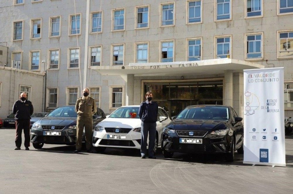 El Estado Mayor de la Defensa recibe los primeros vehículos híbridos
