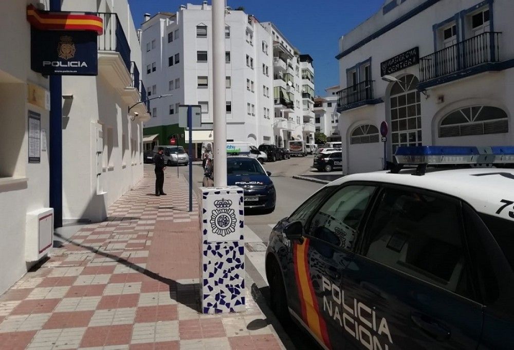 Detenidos en Estepona ocho jóvenes, cinco de ellos menores de edad, por la comisión de más de una veintena de robos con fuerza