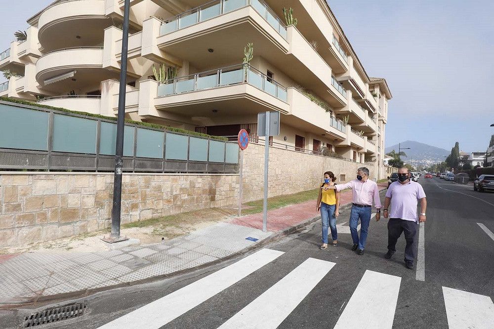 Terminadas las obras para la mejora de la accesibilidad en las avenidas Las Petunias y Los Ángeles