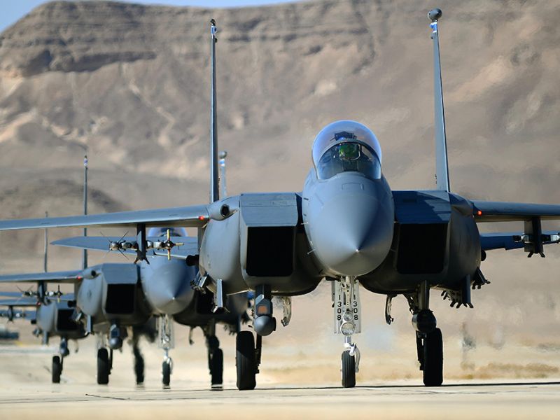 Estados Unidos ataca una instalación de almacenamiento de armas enemigas en Siria