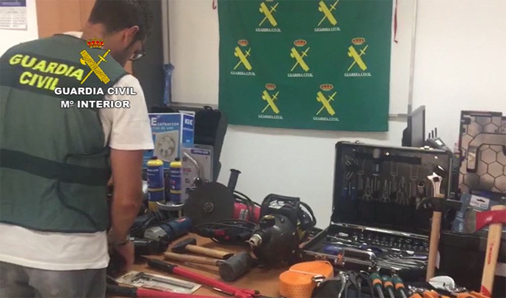 Detenidas dos personas por cometer al menos 23 robos en negocios del sector agrícola en varias provincias
